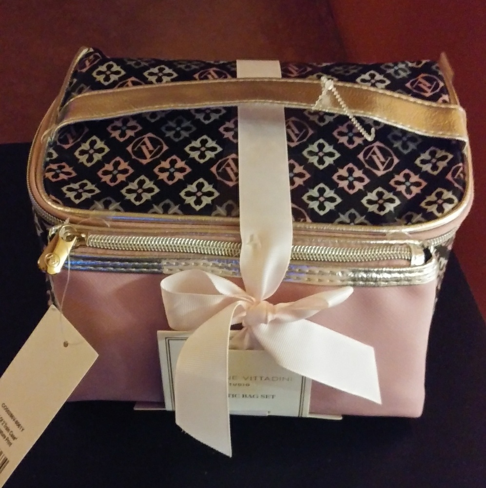 NWT Adrienne Vittadini cosmetic bag set